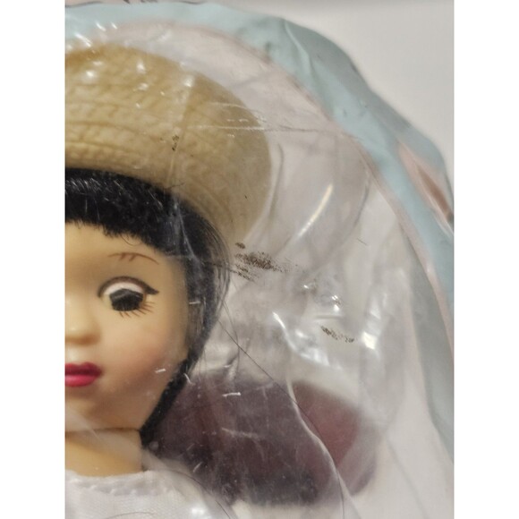 Madme Alexander Setting Cell Toy McDonald's One 4.5 " Doll Toy Set of 2 Figures - Picture 7 of 11